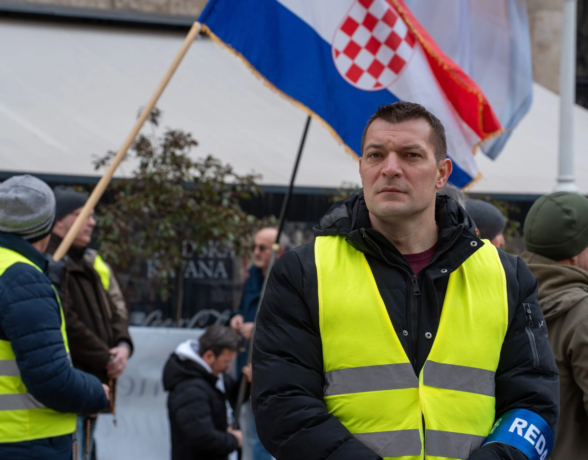 Nitko ne raste sam